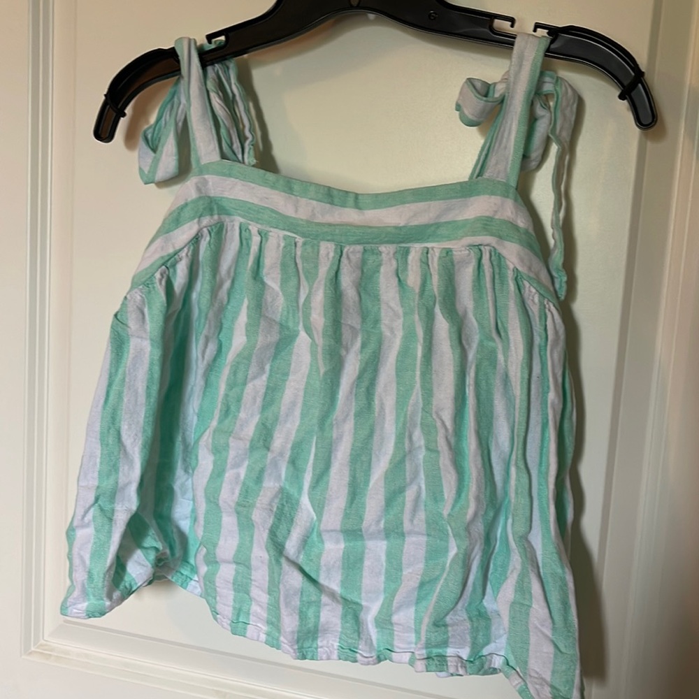 Cropped mint green and white top EUC